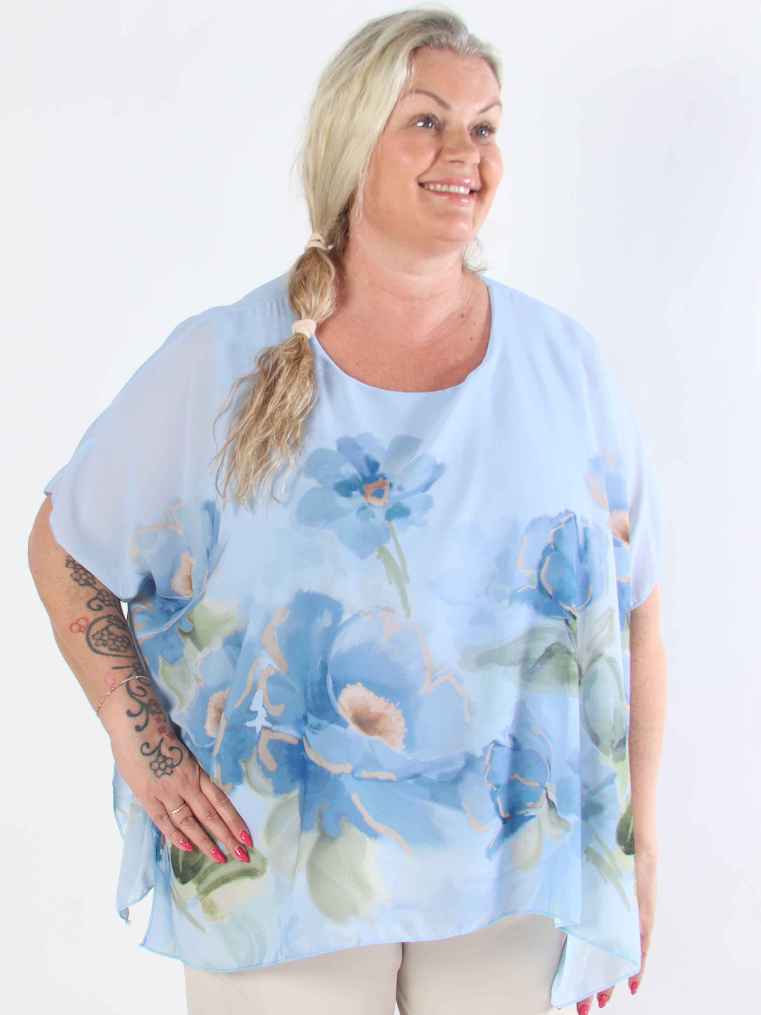 Mirabella Shirt - Plus size tunika med løst chiffonlag med blomstermotiver